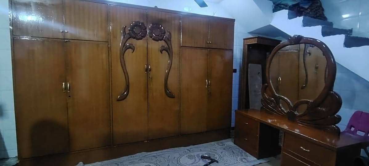 غرفه صاج 6ابواب ملحق صاج داخل وخارج كلش نضيفه السعر 450 ألف بيه مجال بسيط المكان الحسينيه الراشديه بغداد يوجد توصيل بل اجره ‏‪0774 056 3447‬‏
