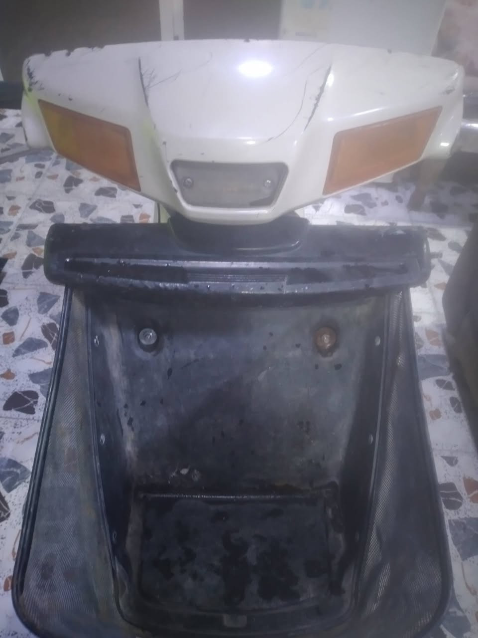 للبيع ماطورشرط هندرواحديشتغل درعونظيف تحريكا ومعدل نارمكينه خرسه خير من الله شاصي تقويه زوج تايرات جديده اصطاب أمامي وخلفي سعرو(١٥٠)بيها مجال شاري بس يخابرني(***********)(***********)حي النور
