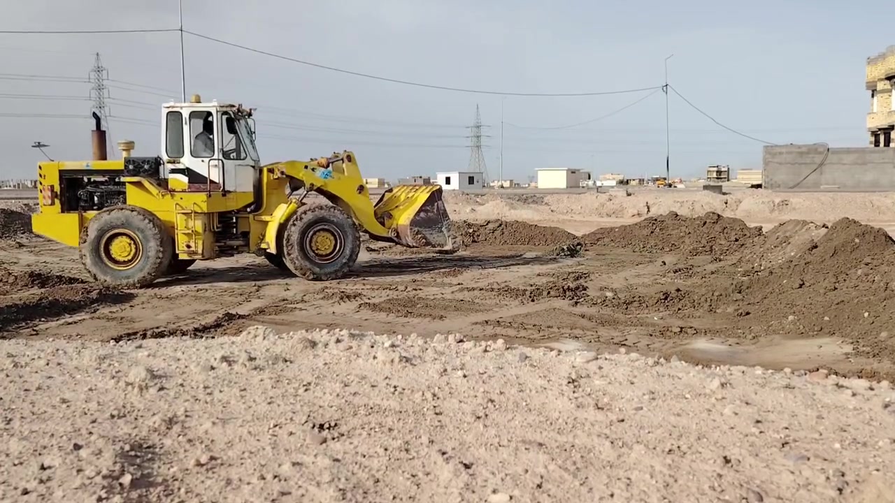 مكتب ابوحسين للمقاولات مستعدون لفرش قطع الأراضي افرازالنفط افرازالجامعة بتاريخ *********** /5/27
