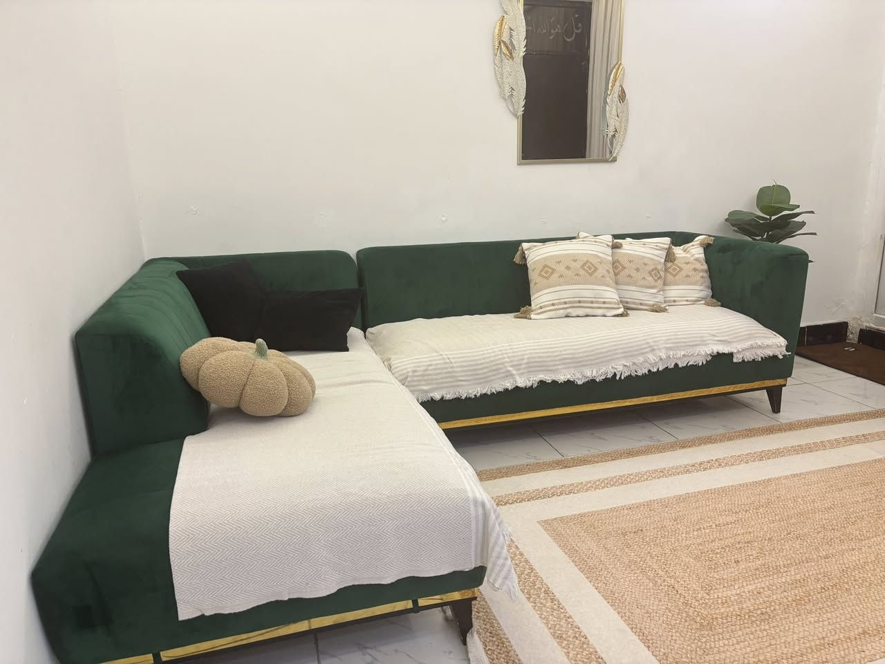 مرحبا  عندي كورنر للبيع مع ميز وسطي وميز تلفزيون 
كل الاغراض ماخذته من مزاج سنتر 
السعر مليون و250


**إذا كنت صاحب هذا الإعلان وتريد حذفه لأي سبب، رجاءا أرسل رسالة إلى الدعم الفني**
