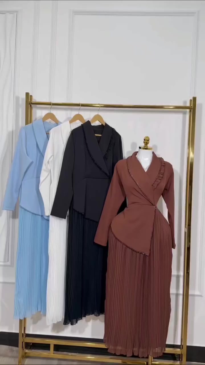 الاستفسار والحجز فقط واتساب+9647775744834
فستان خامه دابل مطعم شيفون ايطالي 
سعر 37
قياس 48/46/44/42/40/38/


**إذا كنت صاحب هذا الإعلان وتريد حذفه لأي سبب، رجاءا أرسل رسالة إلى الدعم الفني**