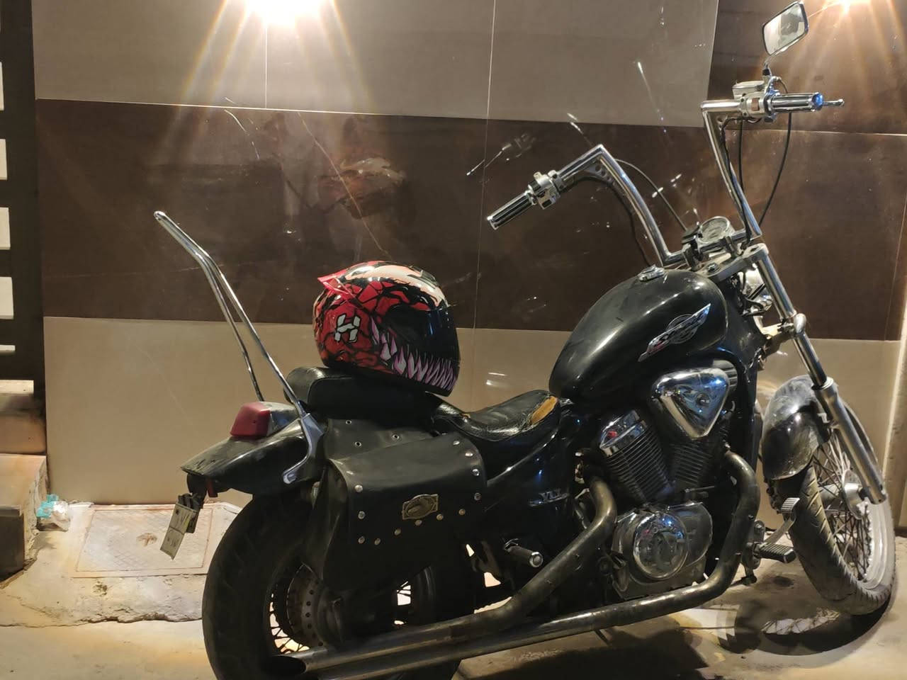 هوندا ستد 400 بدون رقم
مابيها اي نقوصات كهربائيات كامله بس تبديل اشاير 
السعر 1600 وبيها مجال بسيط 
***********
بي واتساب
