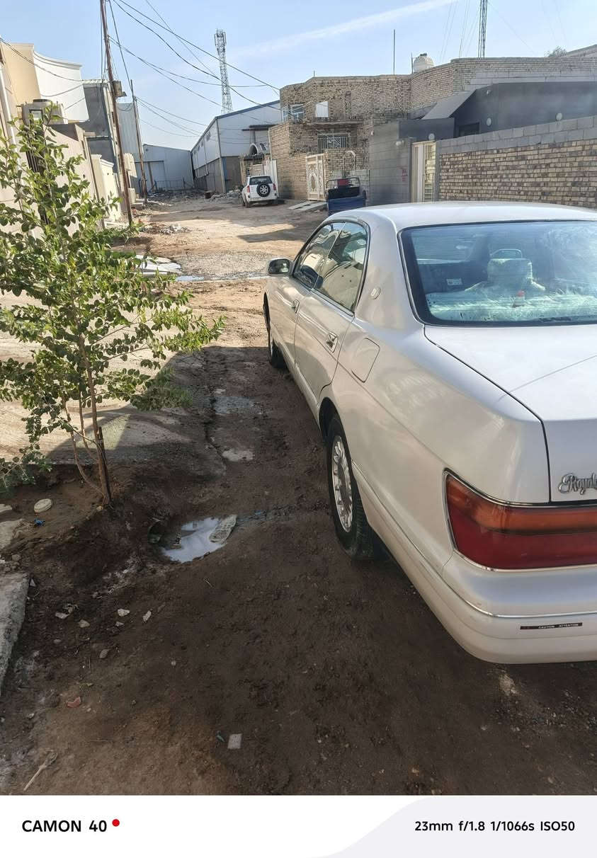 السلام عليكم
بطه للبيع موديل ٩٣ سياره مكفوله من كلشي نضافه فول كلشي بيه شغال مصبوغه عام للجماليه رقم بصره باسمي
ب٦٣وبيه مجال ***********
