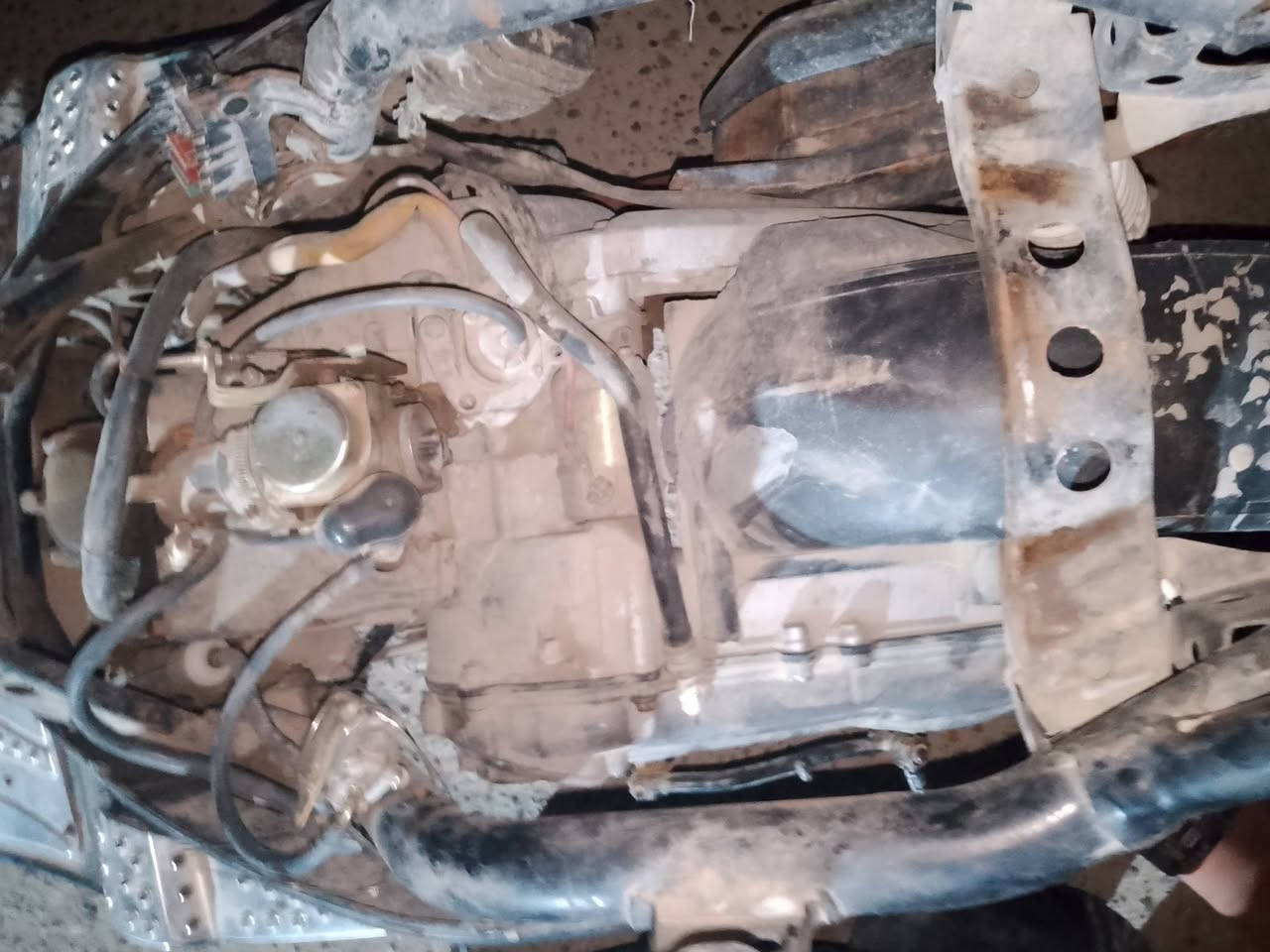 دراجه سكنس نثيه للبيع
الدراجه مفوله تخبل 
المكينه مجفته مره وحده
التاير الخلفي جديد
دراجه شغاله هندر والسلف عوزه بس شخاطه السلف الشاده مال باله كلشي ما بي
العنوان بغداد الشعب
الهاتف ***********

