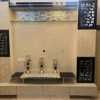 اثاث للبيع تخم سبع مقاعد نضيف ب٢٥٠ وثريا عدد ثنين ب٥٠ ومعرض اخو الجديد...