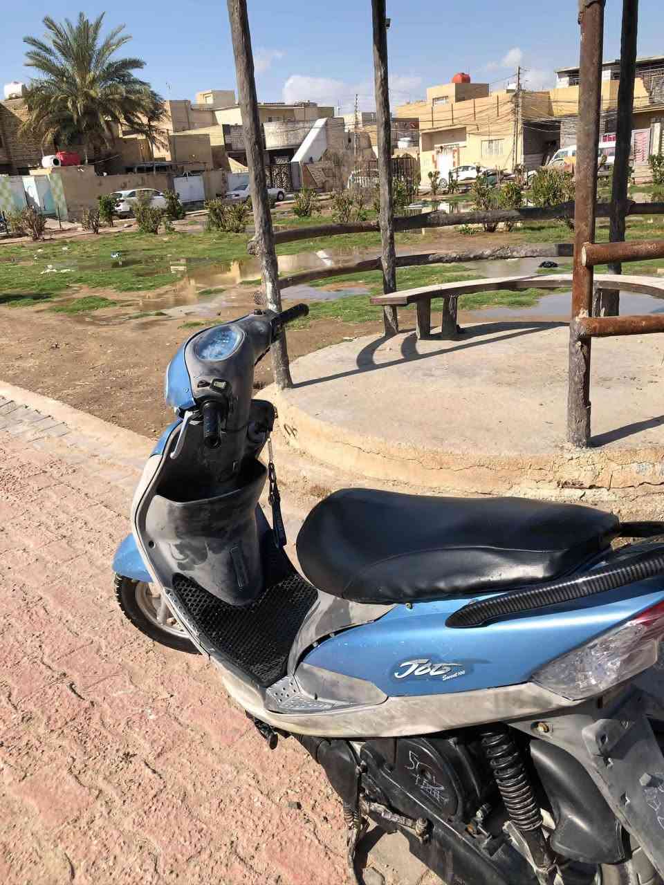 السلام عليكم ماكس منغولي مكينه مكفوله كهربائيات شغاله كلها سوادات مختمه بلاد صالنصه بلاد شوته بلاد الدراجه مفوله شلعه ومعدل نكره الدراجه وسلف سكنات وياها ريموت تغغير الوان مازده خلفيه الوان الدراجه نصها بلاديه بوشه ٥٥ مزوده مكاني كربلاء السعر 750 وبيها مجال *********** رقمي
