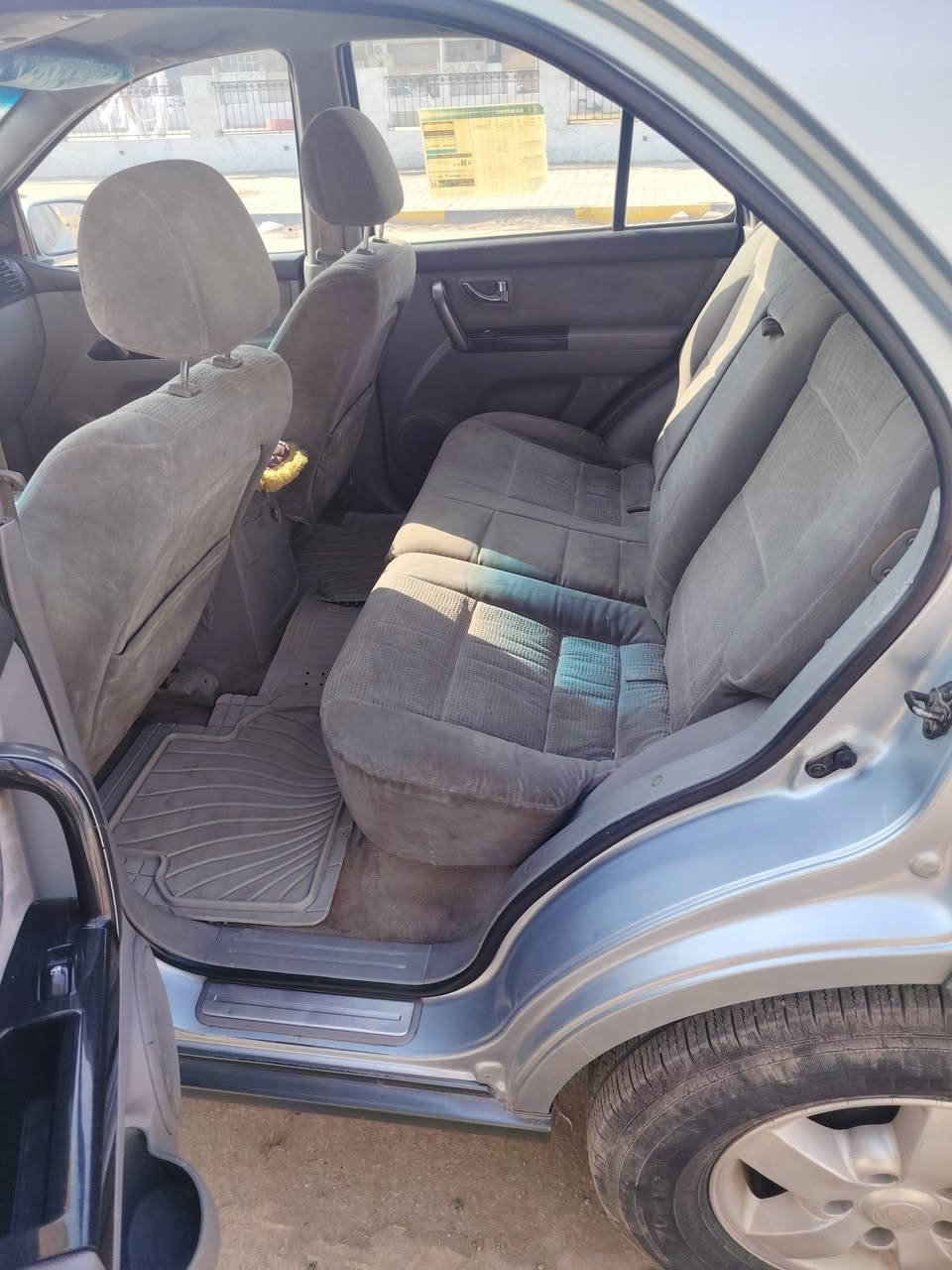 السلام عليكم سورنتو 2007 السيارة خير من الله مكانها كوت سنوية جديده وبأسمي تحويل ثاني يوم داخله هزه السيارة بيها سونار موجود بل صور . تبريد ثلج والسيارة وارد امريكي السعر: 85 وبي مجال بسيط للاستفسار: ***********
