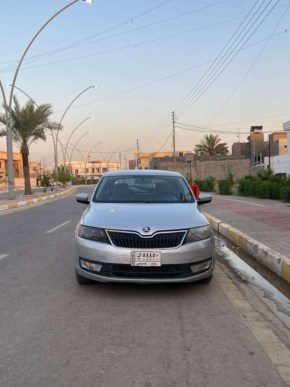 السلام عليكم
سكودا رابيد 2015 

كير مكينه تبريد مكفول 

مكينه 1.6 السيارة بدون صبغ فقط بارد بالجاملغ الامامي واضح بالصورة 

السعر ٧٨ وبيها مجال

مكاني بغداد الغزالية

 للاستفسار ***********
