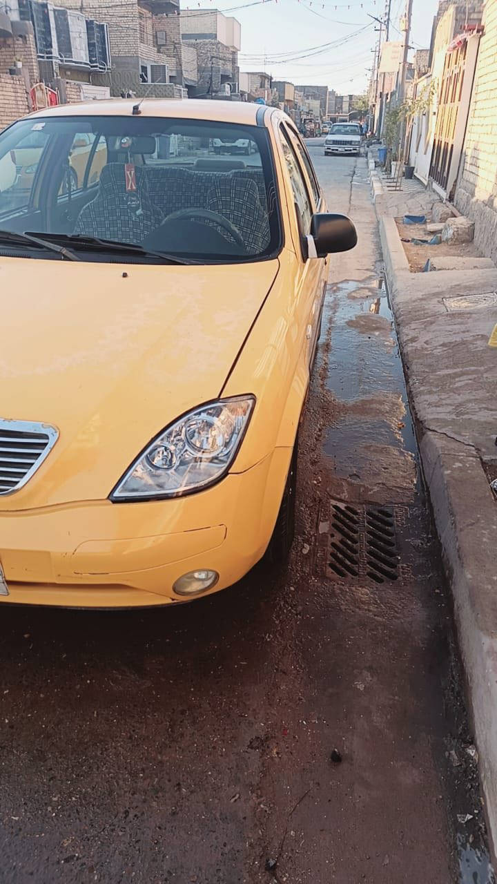 سلام عليكم من رخصت الادمن سياره طبيه للبيع فقط موديل 15بغداد بسمي سنويه الشهر 4 بدون صبغ تبريد تدفه شغال صدر جديد زوج تاير جديد قبل سبوع بدون نقص بيه طخه بجه اليمنه باب ودوسه موضحه بصورة مصفره هيئة وغرامات السعر 35 وبيها مجال *********** مكاني بغداد
