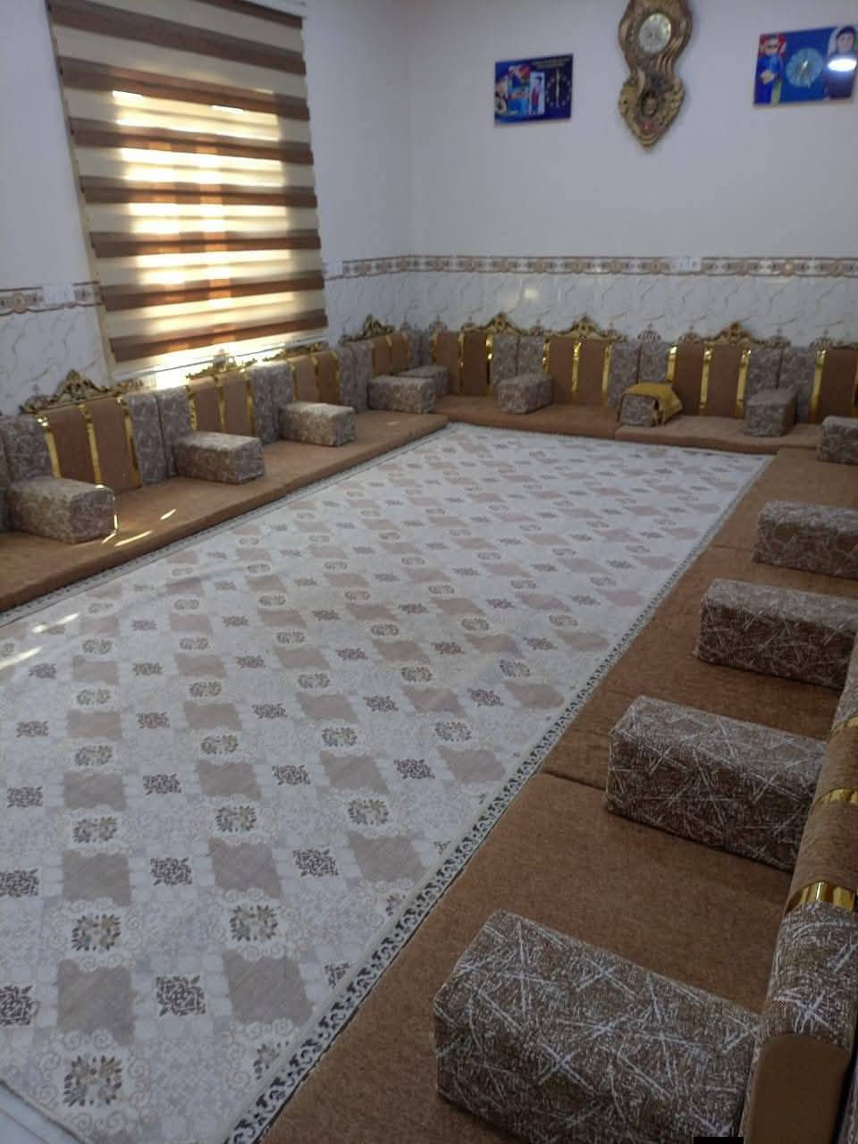 وفرنالكم جلسات عربيه الوان زاهية وموديلات راقية انت عليك تختار واحنه نوصللكم لحد الدار
جلسه عربيه طول المندر مترين وعرض 70 سم مع تگیات ظهر عدد ثنين طول متر مع مساند يد عدد ثنين
لتواصل ع الرقم واتس
*********** معرض كرز ***********
