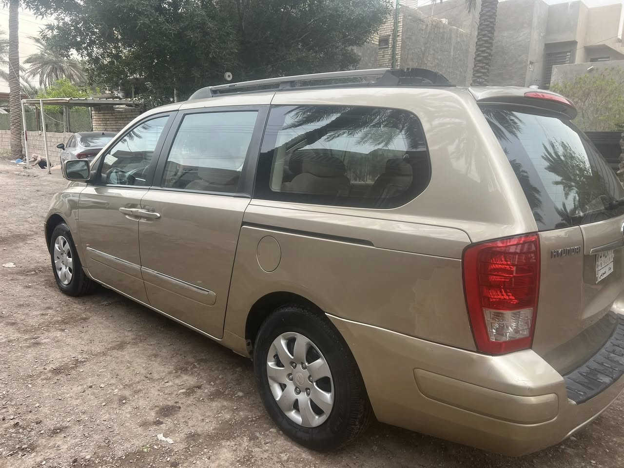 سلام عليكم هونداي انتروج سيدونا موديل ٢٠٠٧ سياره كير محرك جديد قبل سبوع شاده حاويه تخم تاير خير من الله بيهه صبغ صفحه ليمنه اثر شخوط وطخطخات بصيطه مكفوله تكم لغود شواصي السعر 127 للاستفسار ***********
