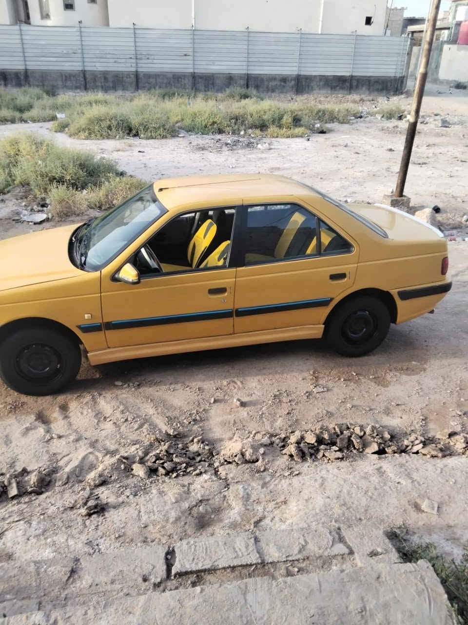 سلام عليكم سياره للبيع البصره ابو الحصب السعر ٢٠   ***********
