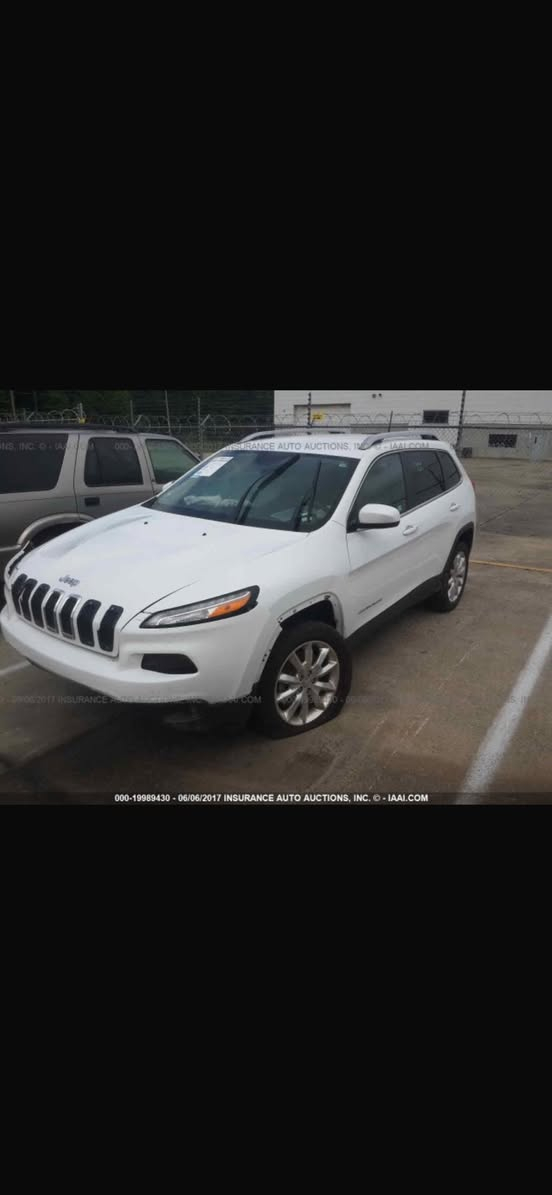 السلام عليكم جيب بزون لبيع موديل 2016 محرك 2400 ماشيه 58 مايل وقابل لزياده بدون حادث وبدون صبغ بيها بارد قطعتين هاي صور الحادث مال امريكا ورقمها انبار دولي باسمي السعر 135 وبيها مجال ***********رقم صاحبها
