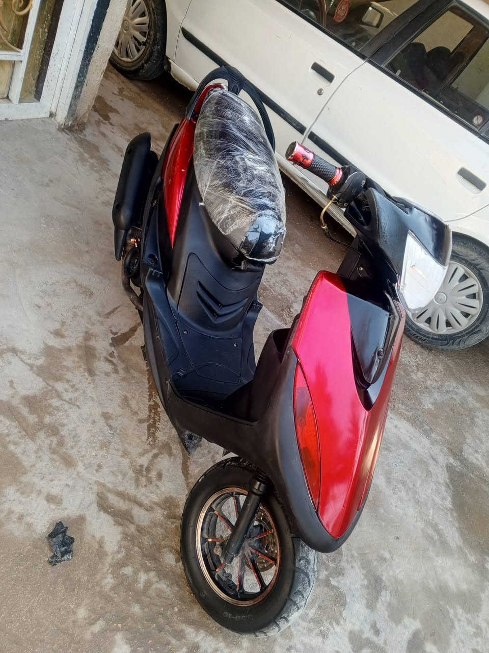 السلام عليكم للبيع ماكس عدله  شلعه معدل كهربائيات شغالات.  نقص بس راجز سلف زوج تايرات جدد  كله شغال دراجه شوفت عينك دراجه نقص بس راجز سلف السعر425 مستعجل على بيعتهه مكاني كربلاء


**إذا كنت صاحب هذا الإعلان وتريد حذفه لأي سبب، رجاءا أرسل رسالة إلى الدعم الفني**