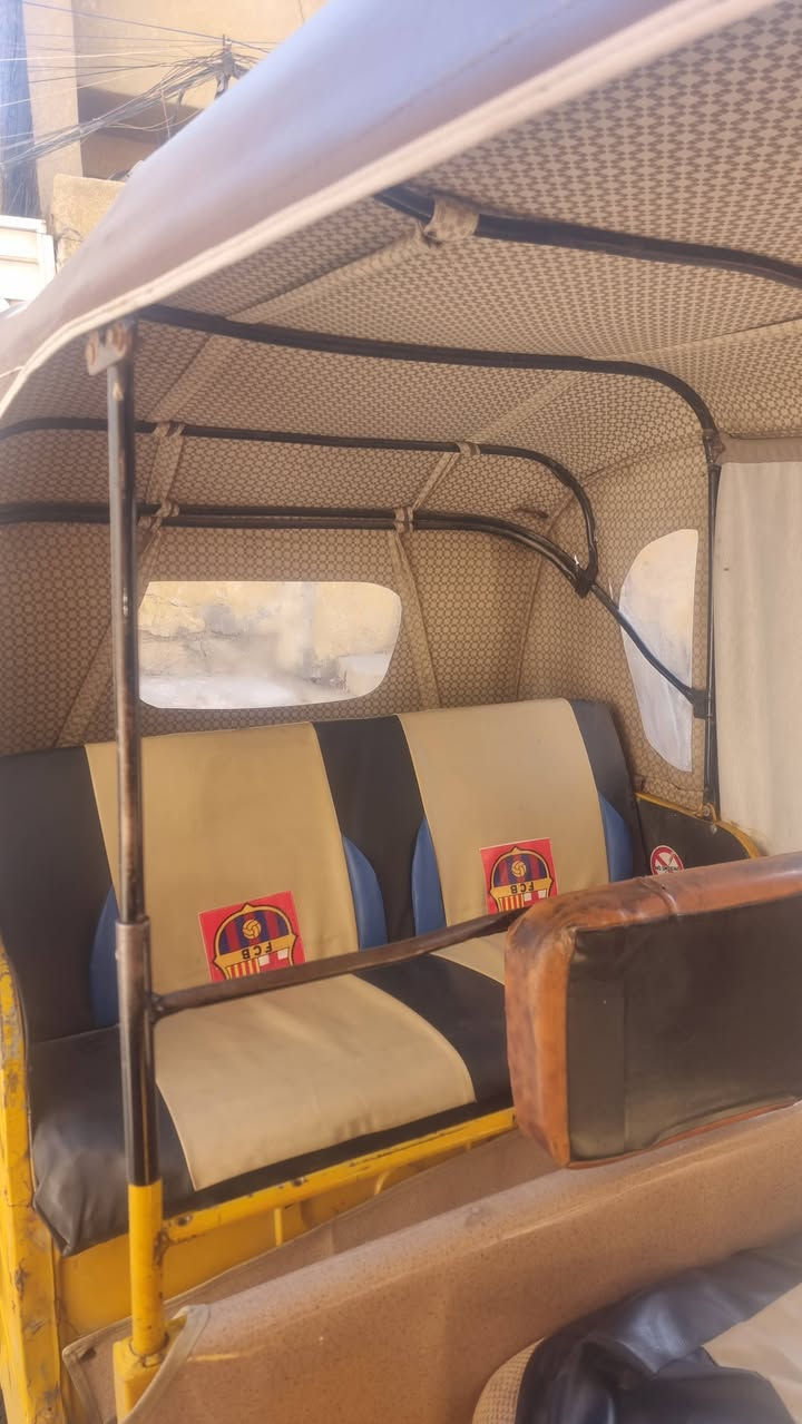 إسلام عليكم تكتك ١٩شهر ٢اوراق كامله و أوراق كمركيه موجوده تكتك حلوه ونضيفه خير من الله مابيهه اي نقص كبل لشارع سعرها ٤ وربع اربع ملاين وربع وبيهه مجال اتصال علا رقم ***********
