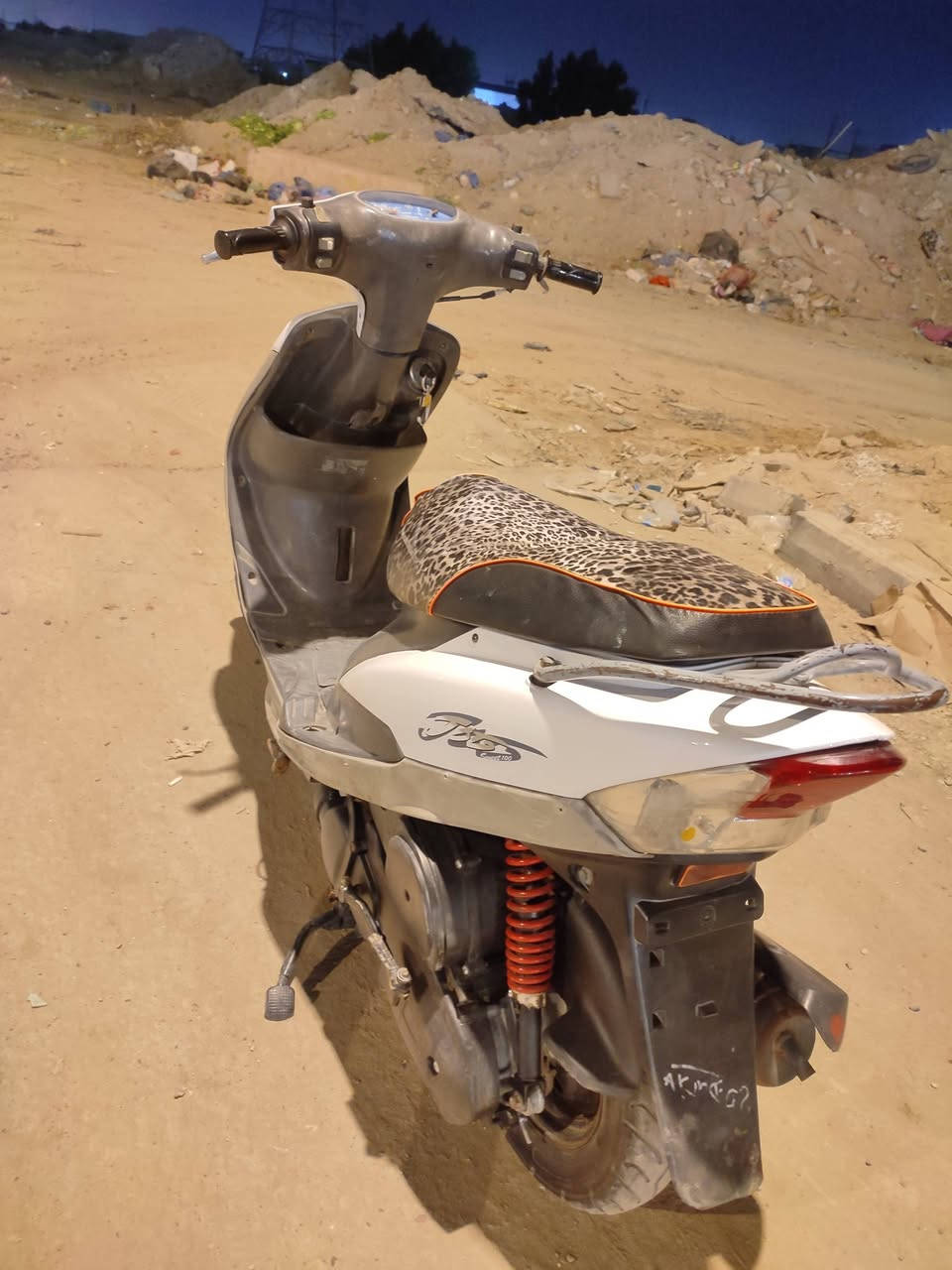 سلام عليكم للبيع دراجه ماكس منغولي بوشه 50 بلاد شرط الفحص كله شغاله سلف هندر  كهربائيات جاهزه على اخر حبايه شلعه تخبل مشي خير من الله دراجه كله ختم واحد السعر 550 العنوان ناصريه مركز الاستفسار ***********
