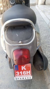 شباب دراجه بوليس للبيع مكينه نضيفه برغي ممفتوح بيها   صار شهر من نزلته...