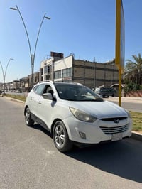 توسان 2013 محرك 2000 دوش ماشيه 123000 الف 3قطع صبغ اشاير بل مري بنورام...