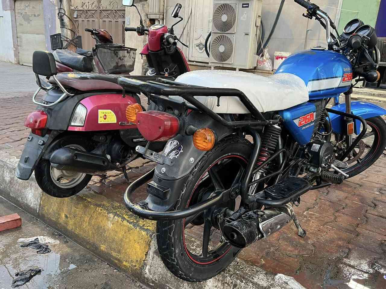 السلام عليكم دراجات للبيع دايون 2020طالعه ب2021 جديده سعر 1400
بوليسي نوزل 2011دراجه كفاله سعر800
مكاني كربلاء 
رقم ***********
