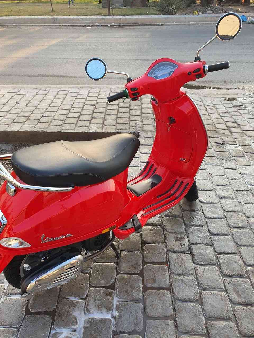 سلام عليكم 
دراجة فزبه للبيع جديدا استعمال قليل 
مرقمه اربيل 
السعر ٢مليون وبها مجال 
***********
