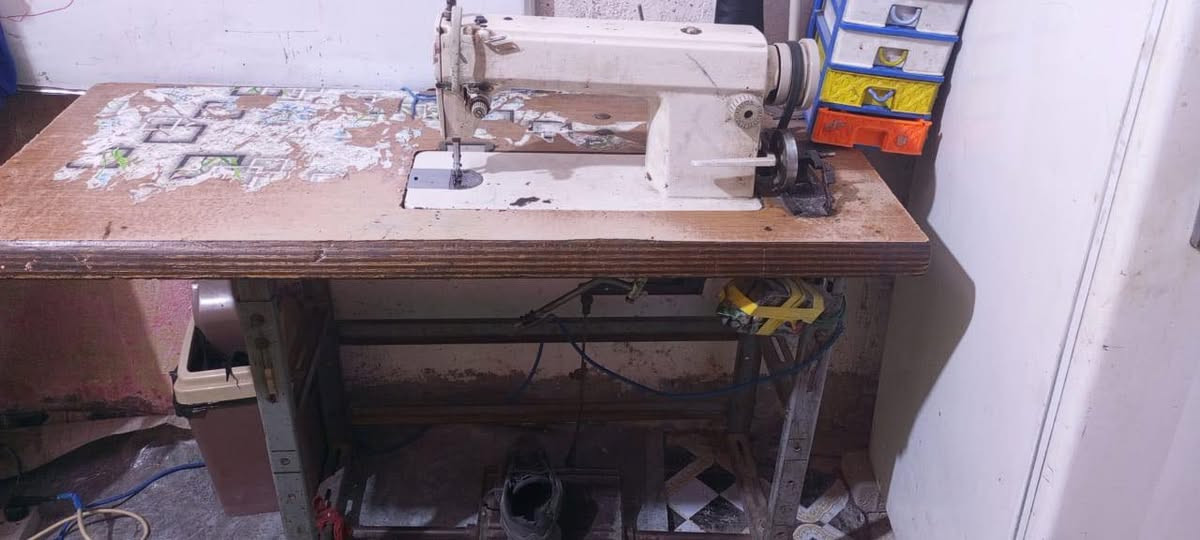 سلام عليكم مكينه وا 4ملاكانات للبيع الملكانات الوحده 15الف    والمكينه صناعي شغاله دوسه وحده لاتقطع ولا بيهه اشكال مال بيت سعرهه 150الف مكاني المدينه ***********
