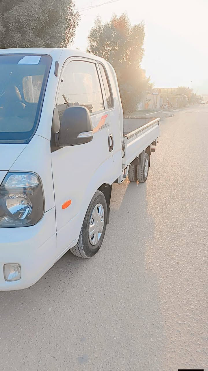 سلام عليكم للبيع كيا حمل موديل ٢٠١٩ مكفولة كفالة عامة مسكر السيارة بآسمي رقم بابل السيارة جاهزة من كلشي السعر المطلوب ١٣٥ و بيها مجال قليل عنواني بابل المحاويل/ *********** / ***********
