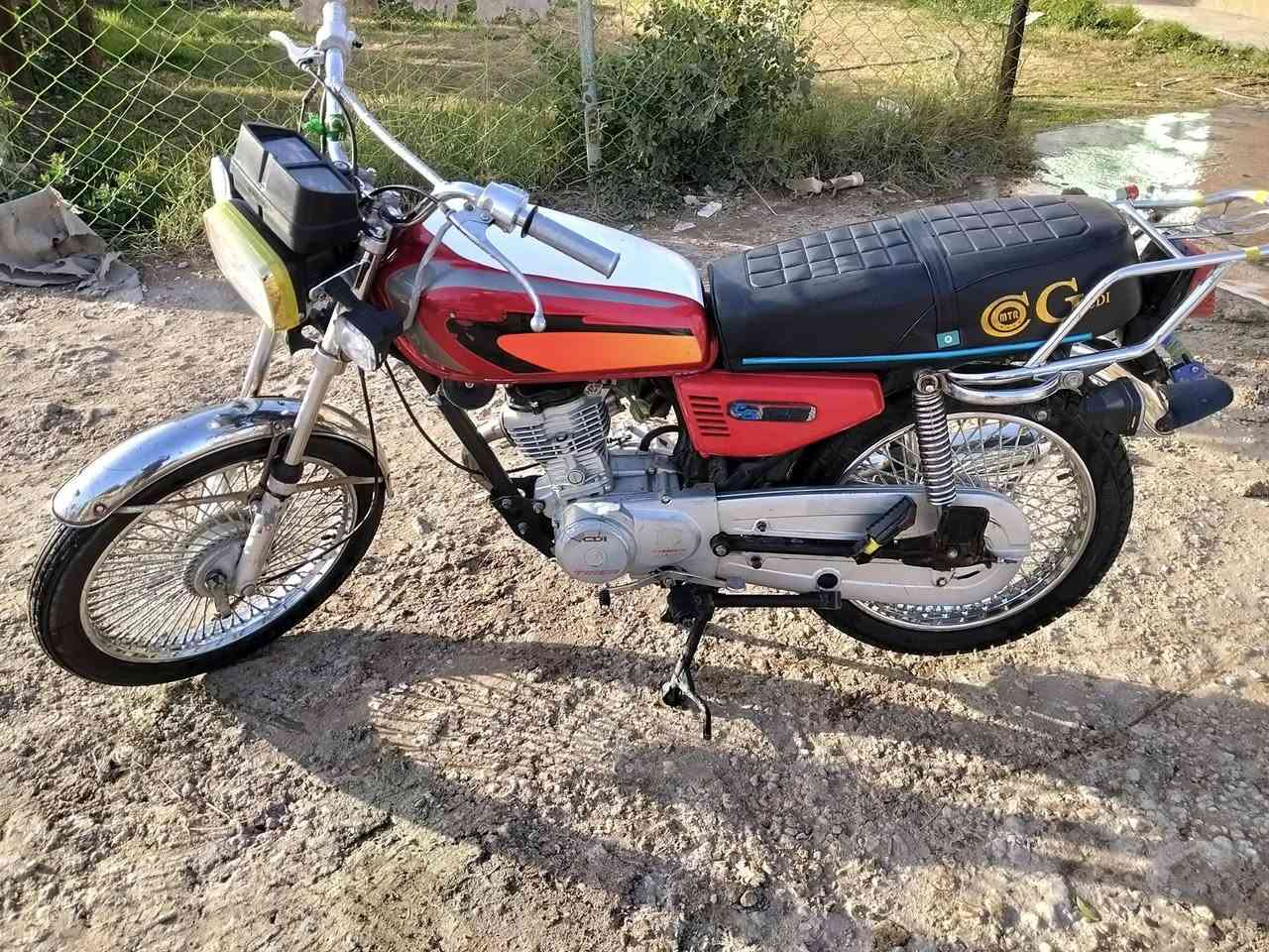 سلام عليكم دراجة للبيع سعر (450) وبيه مجال العنوان حله نخاله الغربي ( ***********)
