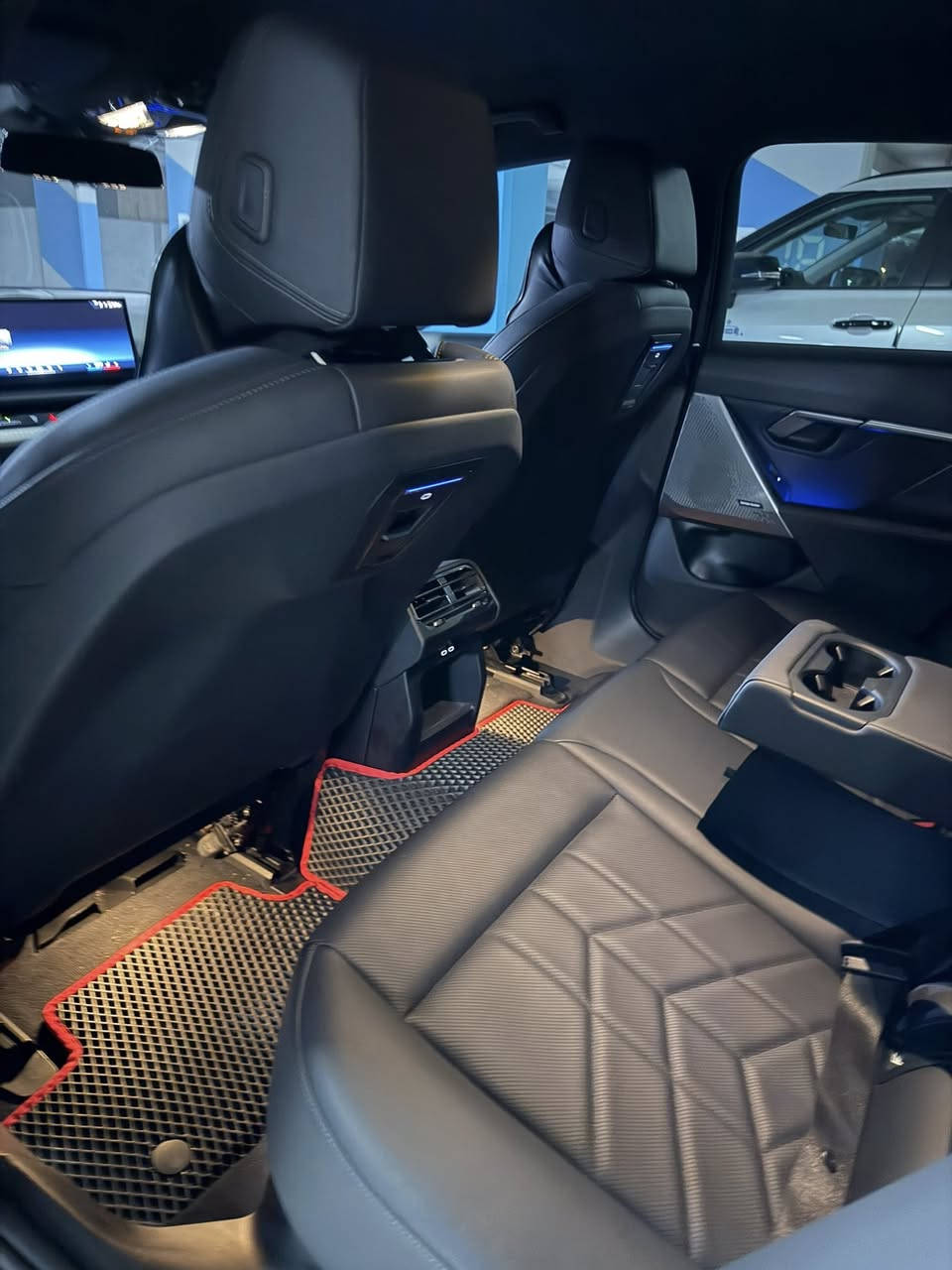 السلام عليكم للبيع بي إم دبليو حجم 520 وارد الماني مكفول من الحادث والصبغ ماشيه 46000كم ام بدي بلادي فول عدا السلايت وكامره وحده موديل 2024 رقم اربيل السعر 40000$ للاتصال *********** بغداد
