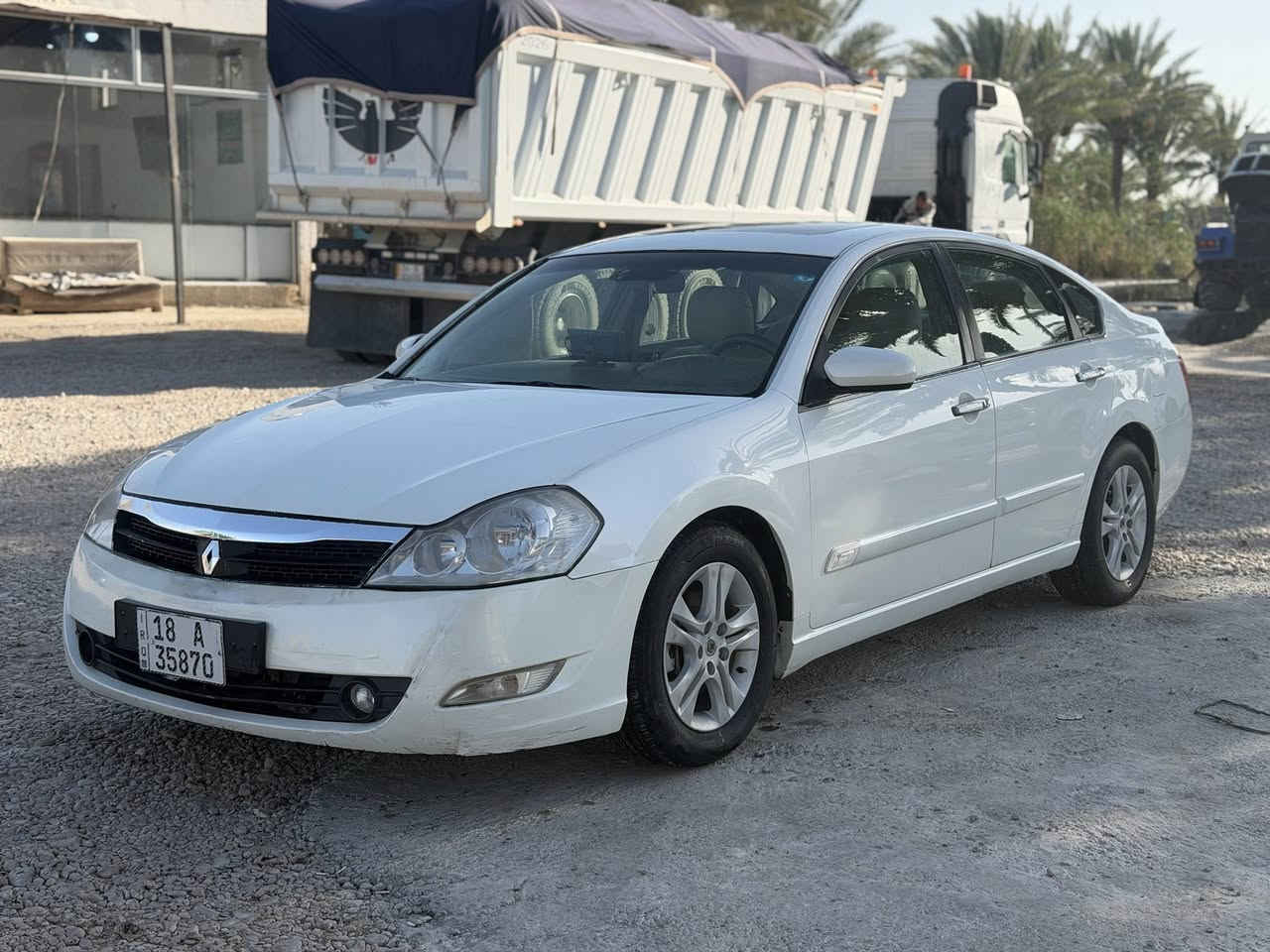 السلام عليكم
للبيع رينو سافران موديل 2010 
6 سلندر 
رقم بابل دولي سنوية لل30 باسمنا تحويل مباشر 
السياره جديده ومال جناي جاهزه من كلشي
كير ومحرك وتخم تاير وحداديه شرط زيرو 
فول مواصفات داخل جلد تبريد قطعيتن 
شاشه 
عداد افلون 
تبريد بيانو 
فتحه 
بصمه
حساس خلفي
مري شفط
السياره بيها الجاملغ الخلفي عكس السايق صبغ فقط بدون دواخل
باقي السياره كفاله عامه 
مكاني بابل مركز الحله 
السعر 97$ وبيها مجال بسيط للشراي 
للاتصال 
***********
***********
