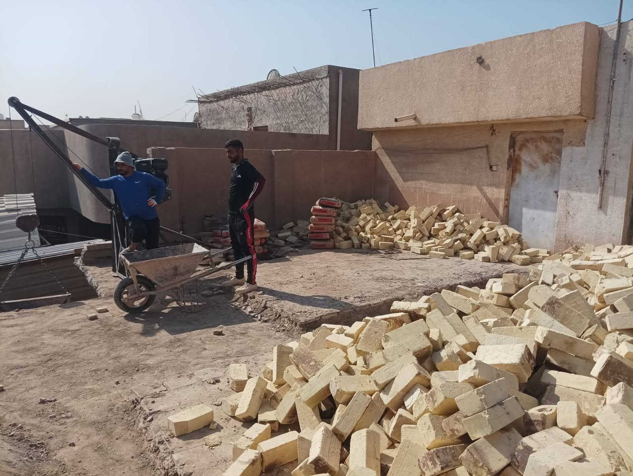 بناء البيوت وترميمها وإضافة تصاميم هندسيه بكوادر مختصه بالعمل والهندسة المدنية 
وبأسعار مناسبة جدا ووقت التسليم السريع 
داخل بابل وكربلاء 
علما نعمل بنظام الدفعات 
والأقسام بمقدمة 
والاقساط المريح 
والدفع النقدي 
اي استفسار اتصل بنا على الارقام التاليه 
***********
***********
سيد حيدر
