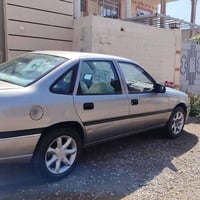 اوبل فكترا للبيع موديل ٩٣ حجم ٢٠ السياره حلوه كير ومحرك بدون عيب رقم ا...