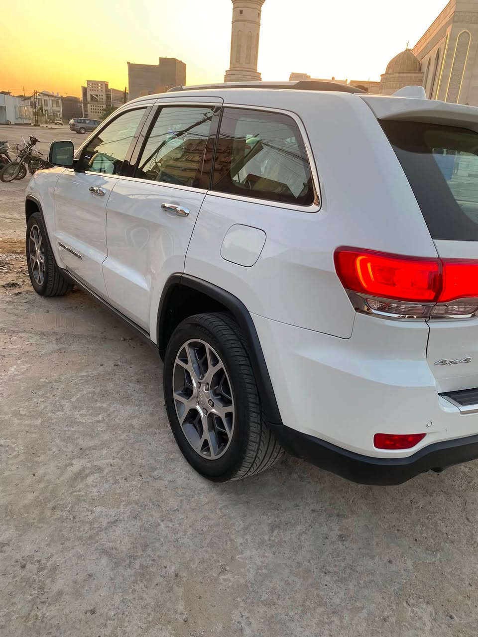 Jeep grand cherokee
Limitedجيب 2019 jeep

بيع او مراوس بسبورتج حديث

رقم بغداد

وكالة هارلم موديل 19 ماشية 77 الف ميل كفالة 

فول مواصفات

لمتد بلاس

٤*٤ دةبل اكسل

بانوراما

٣ شاشة

شاشة كبير

كشنات جلد

كشنات كهرباء

كشنات هيتر و تدفي وتبريد وميموري

كشن خلفي هيتر

تشغيل عند بعد

صندوق شفط كهرباء

سيارة بدون صبغ

مكان السيارة بغداد حي الجامعة

***********
