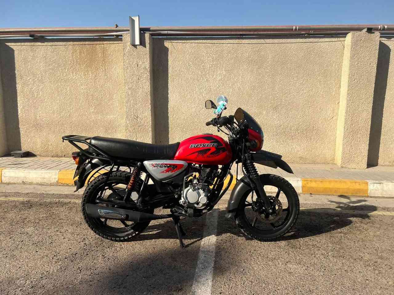 سلام عليكم 
دراجه بوكسر 2023 للبيع 
مابيها كل نقص مكينه ناعمه مجفته تجفيت درجه اولى 2300 بيها مجال بسيط شراي يتصل عنواني بغداد مدينه الصدر ***********
