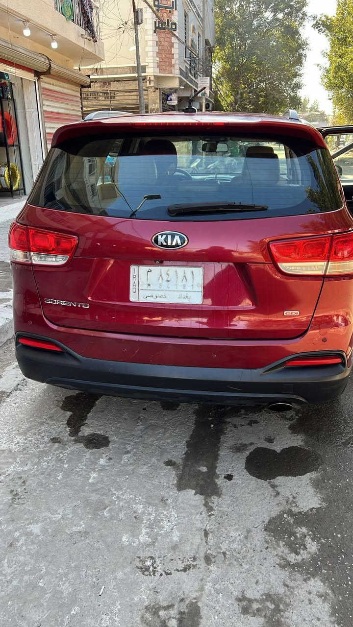 السلام عليكم.سورينتو 16 امريكي. 4راكب بيه جاملغ فقط.. محرك 2400 gdi...ماشيه 147الف .مكانه بغداد حي المواصلات ..معروضه 160....***********

