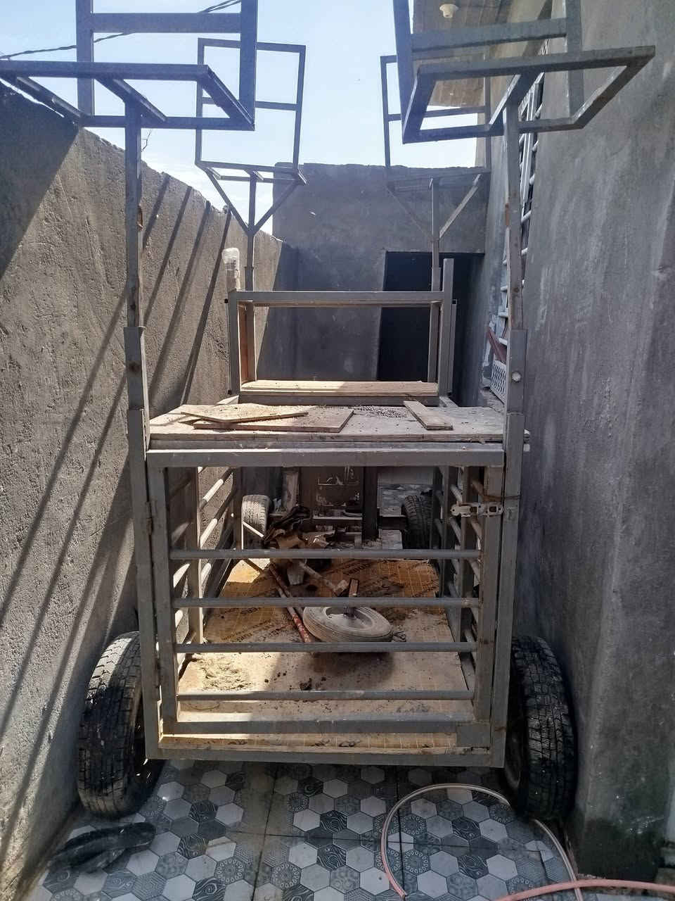 يالله سلام عليكم عربانه موكب تشيل6سماعات ويها بس4كراسي لعربانه عوزه ترتيب  ولحيم بسيط مكانه ناصريه مركز متواجد خاص وهاذ رقمي ***********
