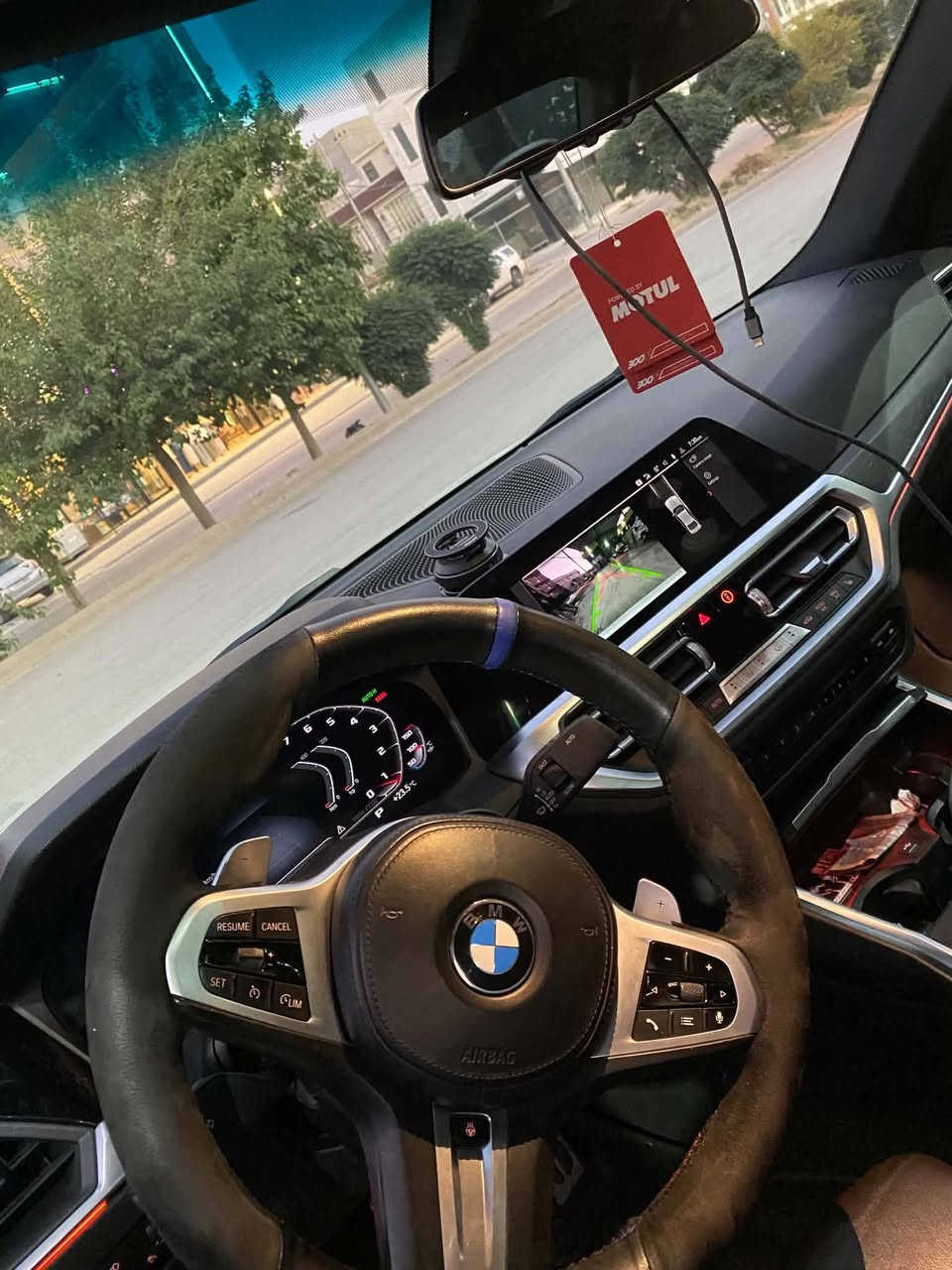 BMW 330i M Sport – موديل 2022
          سعر..... 260........

رقم  ***********
وتساب ***********

🔹 بلد: قيصية
🔹 فل أوبشن ما عدا الداش (العدادات الرقمية)

المواصفات:

* أوضاع القيادة: Sport / Sport+ / Comfort / Eco Pro
* فتحة سقف
* مقاعد كهربائية
* ذاكرة للمقاعد
* إنارة LED متحركة (Adaptive)
* رادار
* حساسات أمامية وخلفية
* نظام المحافظة على المسار (Lane Assist)
* عصا جير إلكترونية مبرمجة بشكل M3

✅ السيارة نظيفة جداً وبحالة ممتازة.
✅ المحرك، الجير، وجميع الأنظمة الكهربائية شرط الفحص.
✅ صبغ قطعتين فقط (البونيت والرفرف الأمامي).
✅ تم عمل فيس لفت كامل أمامي وخلفي إلى موديل 2024.
✅ مركب لها Downpipe.
✅ مبرمجة Stage 1.
✅ السيارة قوية، اقتصادية جداً بالوقود، وأداؤها ممتاز.
✅ السنوية جديدة.
✅ السيارة باسمي وجاهزة لنقل الملكية.

📍 الموقع: السليمانية
