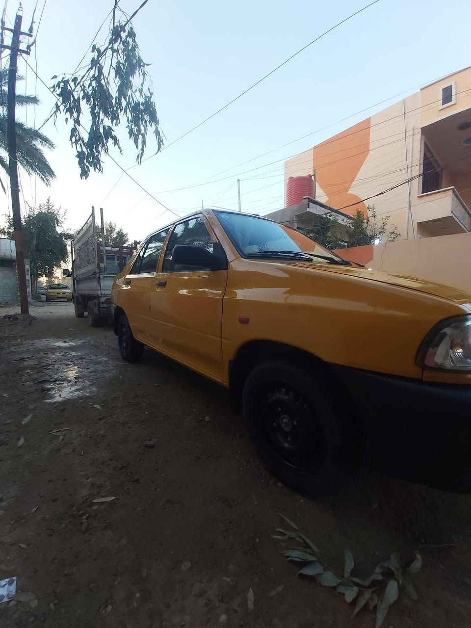 سلام عليكم سايبه للبيع موديل 2020مكفوله كفاله عامه من عده شبر بارد يم قبق البنزين شبر بل جاملق اليمن سيارة بسمي تحويل ثاني يوم رقم انكليزي وهزه جديدة سياره مدوشمه جديده مصفره هيئة وغرامات السعر  57 وبيها مجال عنوان بغداد زعفرانيه رقم الهاتف ***********
