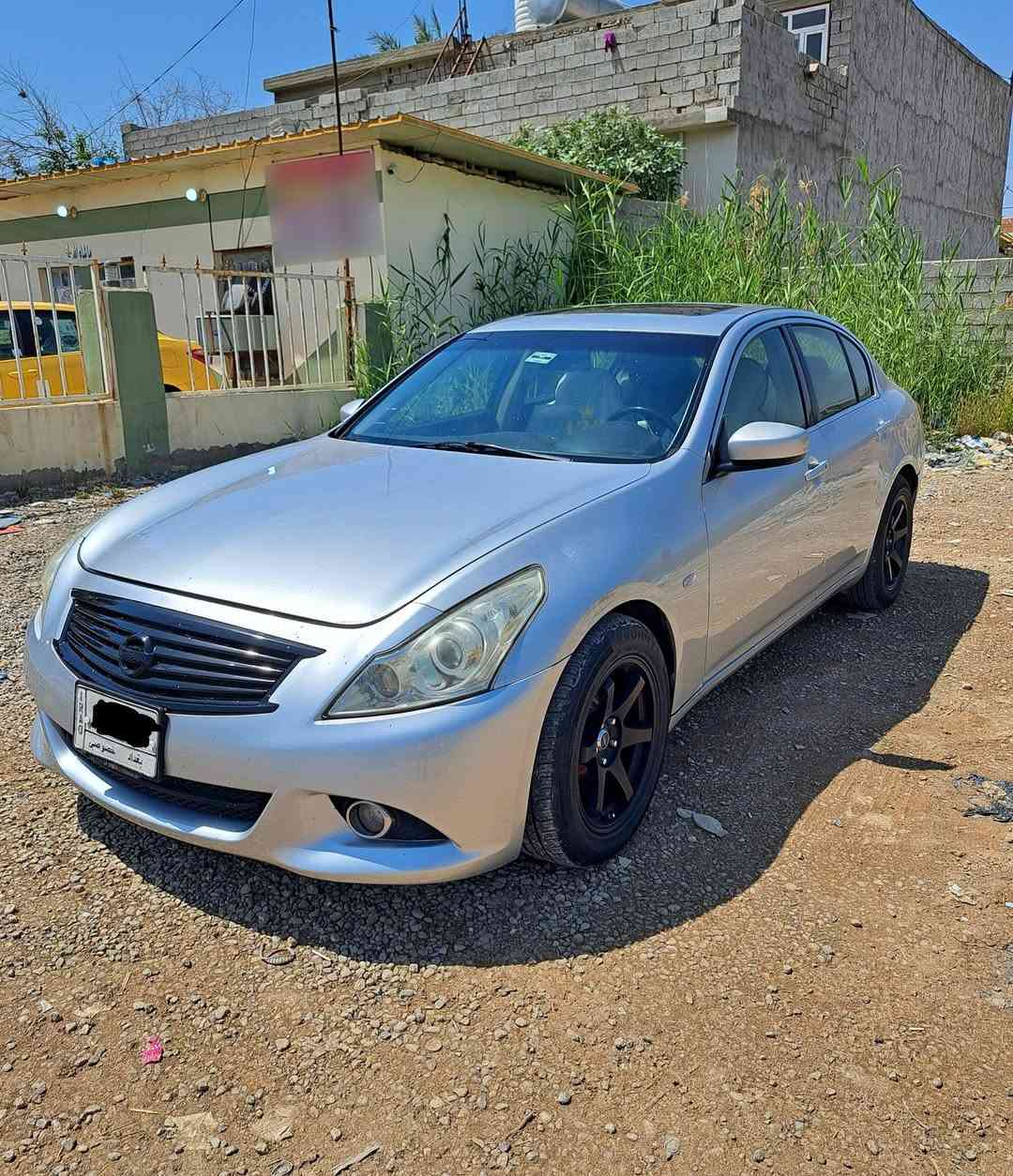 السلام عليكم
للبيع انفنتي G37X 2013 رقم بغداد تحويل ثاني يوم محرك 6 سلندر ( 3700 ) فوول ماصفات ( كشنات جلد - فتحة - بصمة - تدفئة كشنات امامية - قطعتين تبريد - تحكمات ستيرن - شاشة كبيرة - كاميرا خلفية - دبل اكزوز ) السيارة بيها قطعتين صبغ فقط جاملغ خلفي و باب خلف السائق بدون حادث 
السيارة جاهزة بدون اي نقص 
مكان السيارة / ديالى - بعقوبة
للاستفسار / ***********
