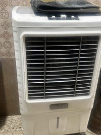 ‏سلام عليكم عندي مبردة للبيع سعرها الاستفسار الاتصال على الرقم 0770655...