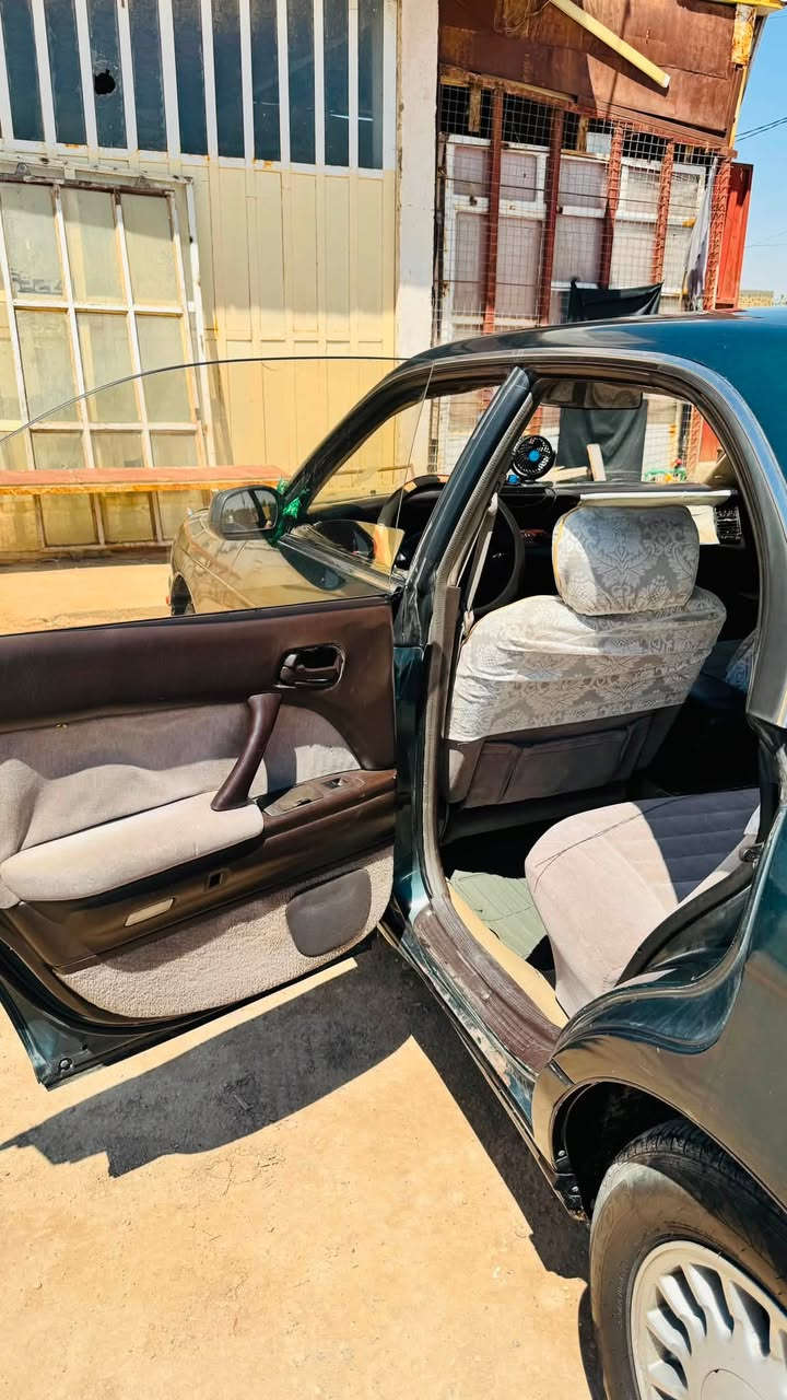 🚗 للبيع: تويوتا كراون (بطة) موديل 1992 🚗
السيارة نظيفة وجاهزة وما تحتاج أي مصاريف، ومواصفاتها كالتالي:

 الموديل: 1992 (بطة).

 الرقم: ألماني (إنكليزي ومميز)، هزة وفحص جديد.

 الكفالة: مكفولة من الكصة، العيب الشرعي، ونقل الجثة والضربه القويه

 التحويل: مداور ثاني يوم مباشرة.

 المحرك والـكير: كفالة 

 التبريد: ثلج  ❄️.

 التخم تاير: جديد بالنايلون.

 الحدادية: خير من الله.

 الكهربائيات: كلها شغالة ومابيها أي نقص.

شاشة

 الترايك: وين ما يعجبك وبأي مكان يعجبك افحص.

📍 التفاصيل الإضافية:

 العنوان: الديوانية.

 السعر: 52 ورقة  وبي مجال بسيط .

📞 للاستفسار والتواصل مباشرة: *********** (اتصال أو واتساب) أو راسلني خاص.
