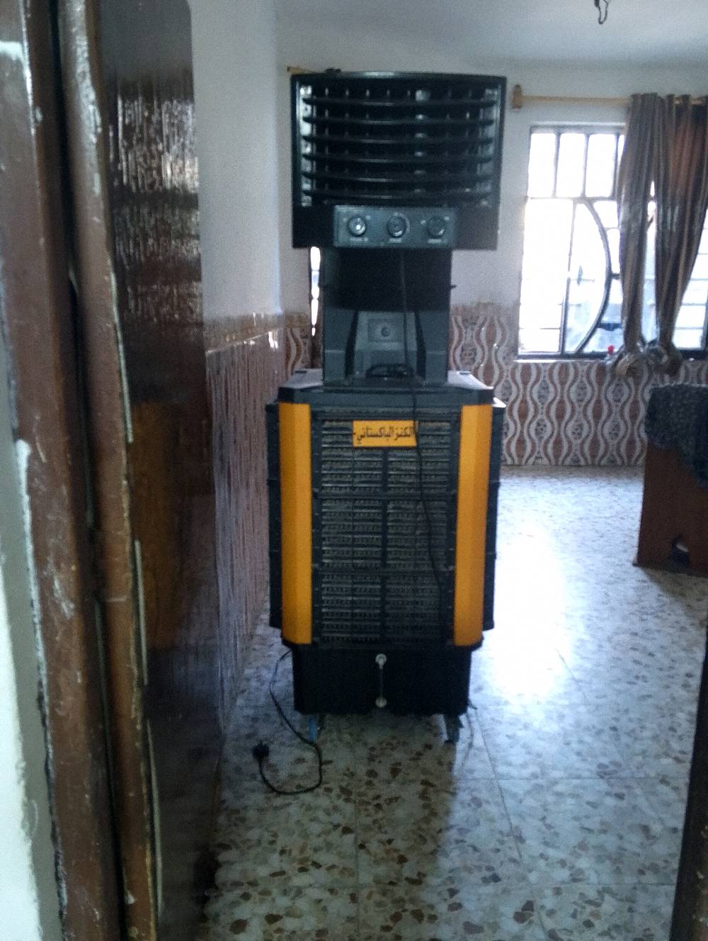 مبرده للبيع جديده مستعمله شهر بس عل وطني سعره 250 للتواصل ***********