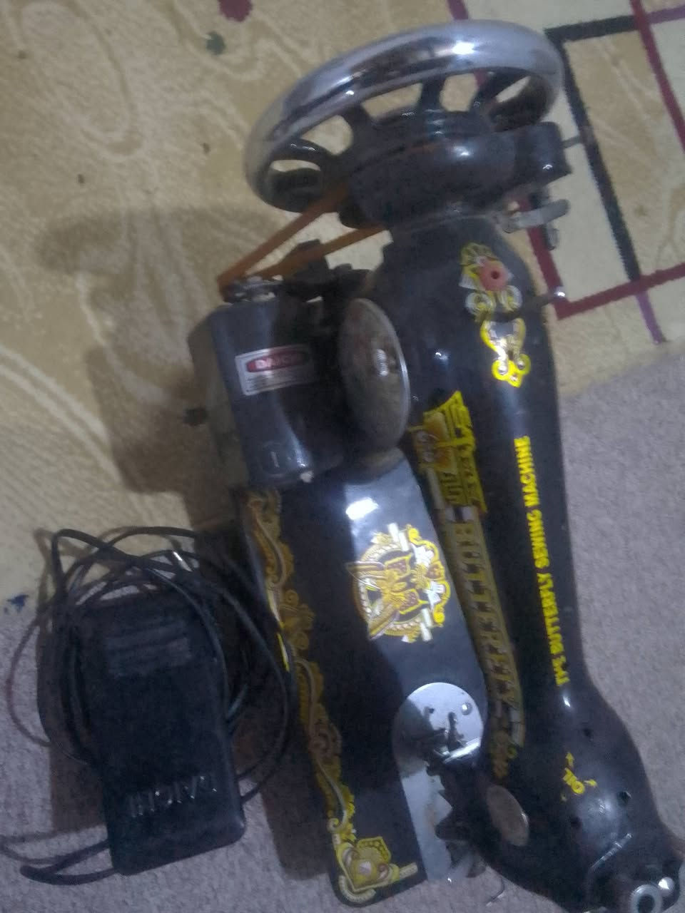 مكينه خياطه للبيع ويرهم مراوس ***********
