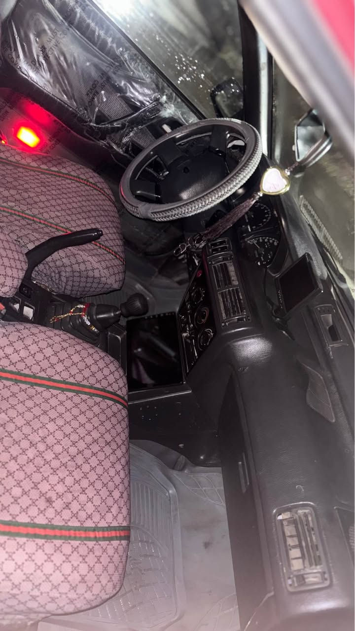 گڵاند مۆدێل ٩٠ گێر مەکینە بە شەرت سەنەوی ٢٠٢٤ بەسەر چوە سەیارەکە تۆزەک مەسرەفی تیدایە وەکو دەبل گۆرین قەلبی توند کەیەوە  کارەبایی لایتەکانی چاکردنی دەوێ بەس مەکینەو گێر بە شەرت دەدەم بێ ئەوەی نوقەی بێت رون نەقس کردنو شتی نیە   واتس ئاپ *********** شوێن هەولێر نرخ 35 مةجال Singapore
