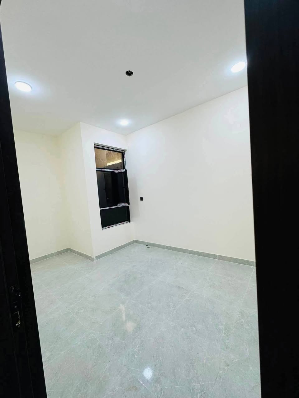 ✨السلام عليكم
🏠#للبيع_بيت 50متر واجهيه 5متر نزال 10متر 

🏗️بناء طابقين 

📍العنوان #بغداد_الدور_البوعيثه

⬅️مجمع السلطان الاول 

🔹يحتوي البيت على

✅غرف منام 2

✅ستقبال-

✅مطبخ-

✅مجمع صحيات 

🔴 ملاحضه البيت جاهز للسكن ✨ 

🔹نوع العقار طابو زراعي سند 25 اقرار محكمه

🔴السعر جدآ مناسب

⬅️ للاستفسار خاص او الاتصال على الرقم  

☎️***********

***********

