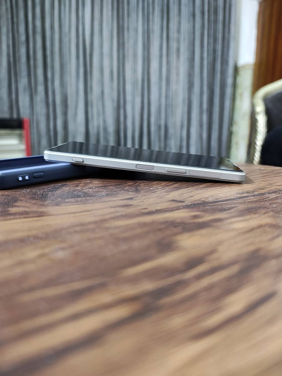 السلام عليكم
جهاز سوني 1مارك5 الجهاز نسخه +Grade A نظافته 100/100 مثل مموضح بلصورة على وضعيه الشركه واستخدام حيل قليل  ذاكره 256 كيكا نسخه au سيمكارت واحد وايضاً يستقبل شريحه الكترونيه esim وياه شاحنه وكفرين هدية السعر 360الف وبيه مجال بسيط مكاني بغداد الشعب  رقمي ***********

....ملاحضه لايوجد توصيل.....
