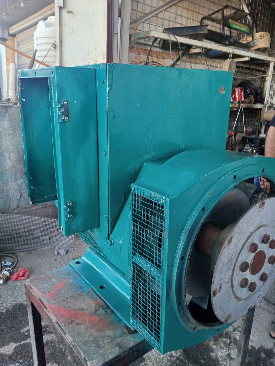 متوفر جنريتر  راس توليد  ستانفورد متوفر ضمان عنوان بغداد عويريج.     ***********/***********
350KVA ملفوف 25 $
300KVAابلادي 25 $
250KVAملفوف 18$
200KVA ملفوف 18$
100KVA ملفوف 12$
