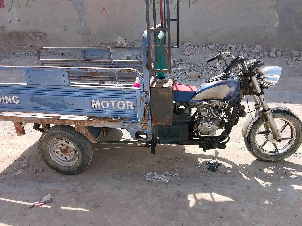 البيع كلك مكفوله من السرقه مكاني نجف حي شرطه مال كسبه مرحك مابيه شي شاصي بيه فطر بل ركبه وحاطيله باج تقويه شوفه شوفت عنك مو تكلي شبيه السعر 700وبيهه مجال الشراي يخابريني ويدلل ***********
