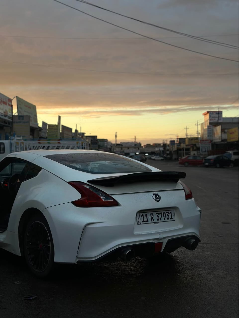 للبيع او مراوس 

نيسان: 370z 
فئه :ال S package 
موديل: 2014
اللون : أبيض صدفي ميتاليك
مكينه: 3.7 /V6 
كير: عادي 6 نمر ما عدى البگ
ممشه السياره : 70 الف
ضربتها جاملغ خلفي عكس السياق 
الصبغ  القطعه الجاملغ و ٣ قطع اخرى أثر صفار فقط !!! لان تعرفون الصدفي الميتاليك شويه نحس
سماعات : bose +دمام سستم كامل 
عليها شاشه kenwood يعني تحكمات الستيرن كلها شغاله وتكدر تعدل عليهن 
غرفه السياره لونين احمر +اسود وشغل حسين شماره بعد
ويل فولگ ريسنك تو سايز 
التزويد !!!
المكينه عليها فلاتر k&n
بلكات رياضي  
عليها كاج كان 
بالنسبه للادامه كل شهر ادامه كامله اسويلها 

 عليها كلج رياضي يعني انسه شي اسمه ازدحام لا تاذي رجلك بالكلج ولا يخلص يعني يبقه وياك عمر كلش طويل 
السياره عليها صالنصات باور واكس بايب بوابات 

للتواصل واتس اب :*********** بغداد, العراق
