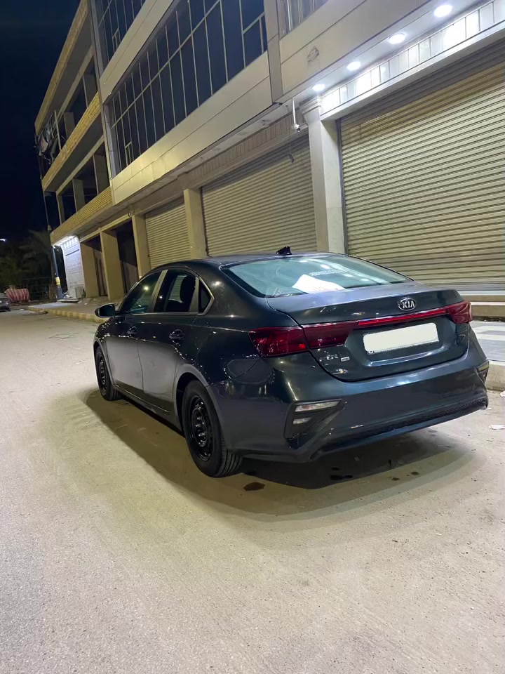 السلام عليكم بيع مستعجل فورتي موديل 2020 كير AT المرغوب محرك2000دوش  العنوان ناصرية مركز  السعر 137وبيها مجال
متواجد على الفيس
حادثهة قبق صندوك مبدل فقط بدون دواخل 

للاتصال***********
