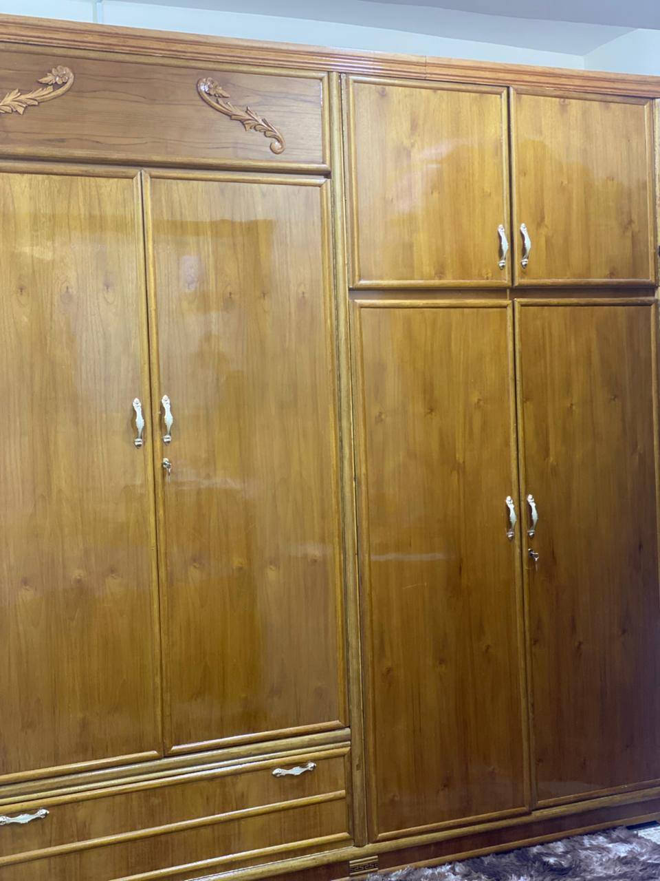 غرفة اخشاب حطاطه مستعمله نظيفه جدا 5ابواب قاطين السعر مليونين. ***********
